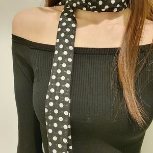 Scarf - back & white dots